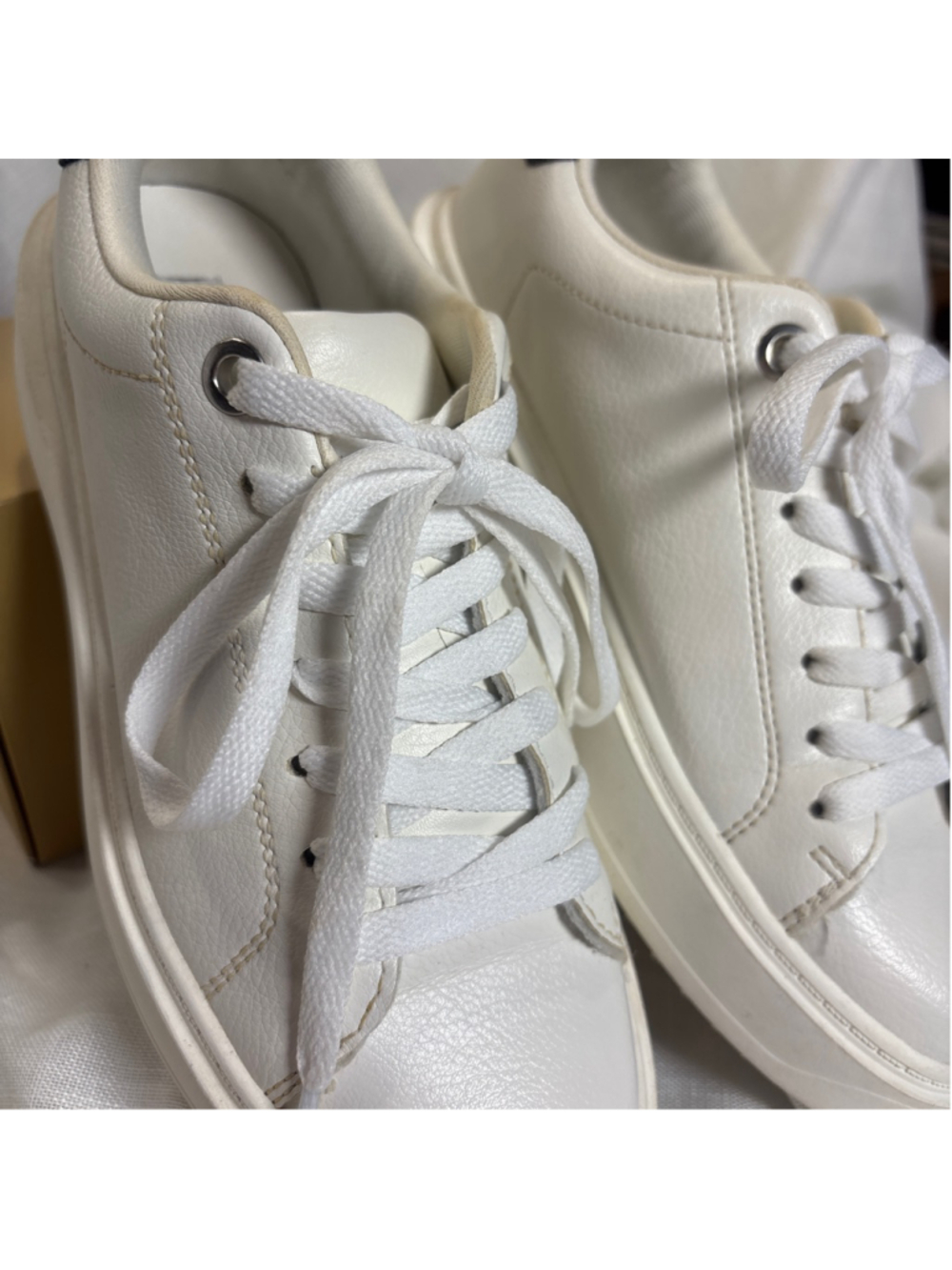Steve Madden Charlie Platform Casual White leather Outsole Sneakers Size 6.5 - Picture 3 of 10